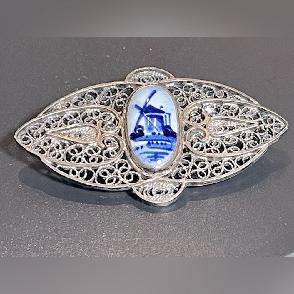 Vintage Silver Delft Filigree Brooch Hand Painted Blue & White Dutch Souvenir